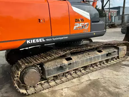Korečková rýpadla 2022 Hitachi ZX250LCN-7 (6)