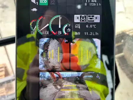 Korečková rýpadla 2022 Hitachi ZX250LCN-7 (8)