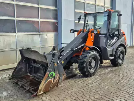 Kompaktní nakladače 2022 Hitachi ZW65-6 (2)
