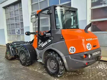Kompaktní nakladače 2022 Hitachi ZW65-6 (3)