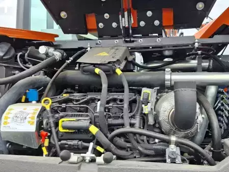Kompaktní nakladače 2024 Hitachi ZX95W-7 (9)