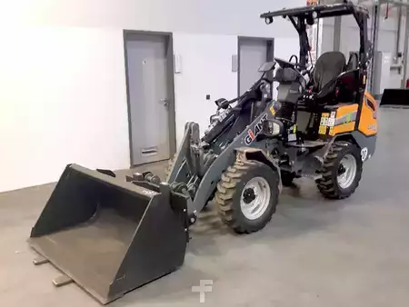 Pozostałe 2023 Giant G2200E X-Tra Elektro (2)