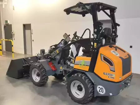 Kompaktní nakladače 2023 Giant G2200E X-Tra (3)