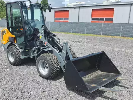 Kompaktní nakladače 2023 Giant G2700E X-Tra Elektro (4)