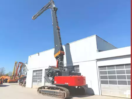 Koparki do wyburzeń 2019 Hitachi KTEG KMC600P-6 (3)