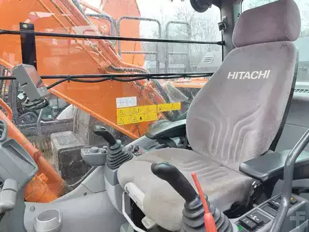 Bæltegraver 2019 Hitachi ZX300LCN-6 +Demarec DXS-50 (13)
