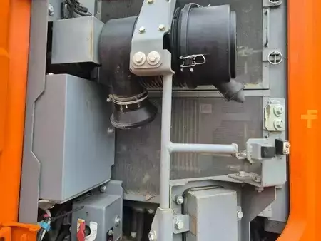 Escavatori cingolati 2022 Hitachi ZX135US-7 (10)