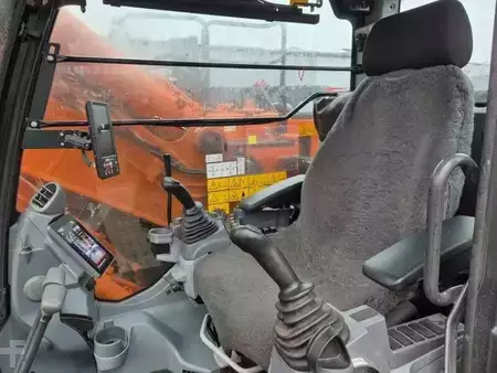 Escavatori cingolati 2022 Hitachi ZX135US-7 (13)