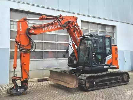 Escavatori cingolati 2022 Hitachi ZX135US-7 (2)