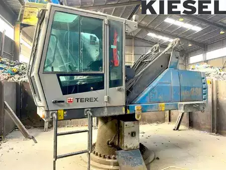 Materiaalinkäsittelykoneet  2014 Fuchs AHL831 D (1)