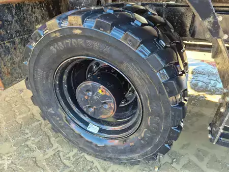 Wheel Excavators 2024 Hitachi ZX180W-7 (14)