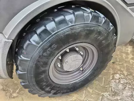 Kolové nakladače 2021 Mecalac AX850 (17)