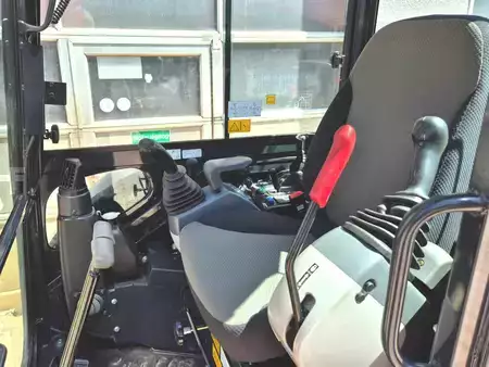 Mini excavators 2023 Hitachi ZX26U-6 (12)