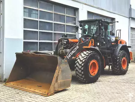 Hjullæsser 2022 Hitachi ZW220-7 (2)