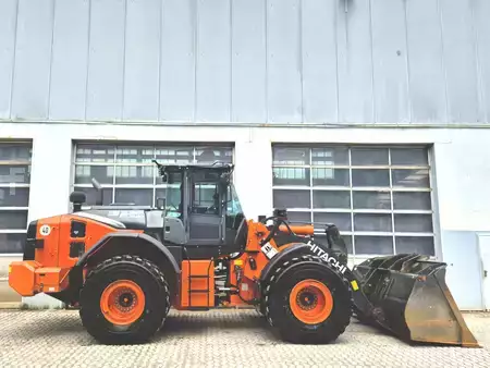 Hjullæsser 2022 Hitachi ZW220-7 (5)