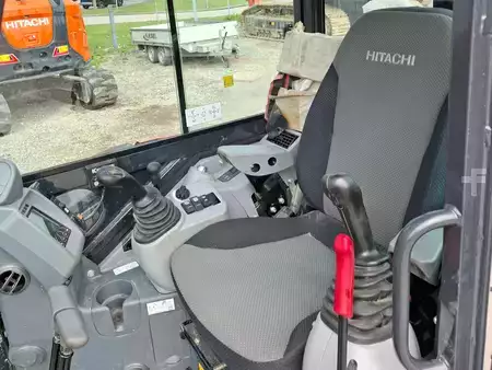 Minigraver 2023 Hitachi ZX38U-6 (9)