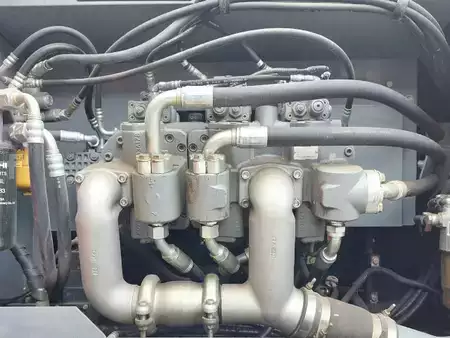 Escavatori cingolati 2014 Hitachi KTEG KMC350-5 (9)