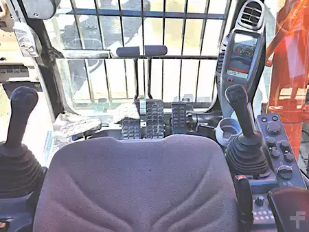 Escavadora de rastos 2016 Hitachi ZX300LCN-6 (16)