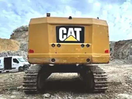 Bæltegraver 2017 Caterpillar 374FL (2)