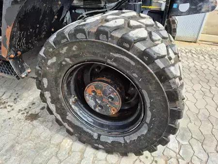 Kerekes kotrógép 2021 Hitachi ZX170W-6 (12)