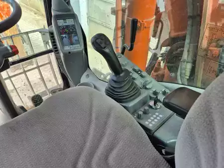 Kerekes kotrógép 2021 Hitachi ZX170W-6 (16)