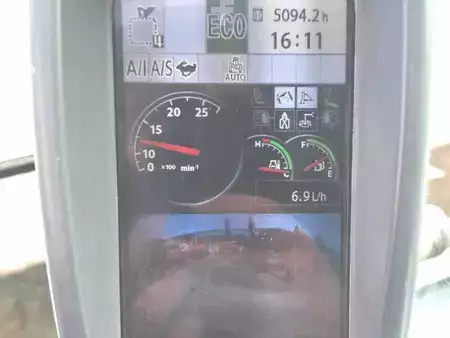 Kerekes kotrógép 2014 Hitachi ZX220W-5 (10)