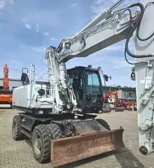 Kerekes kotrógép 2014 Hitachi ZX220W-5 (4)