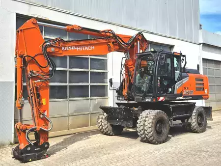 Kerekes kotrógép 2023 Hitachi ZX220W-7 (2)