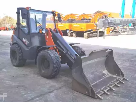 Kompaktlader 2022 Hitachi ZW75-6 (3)
