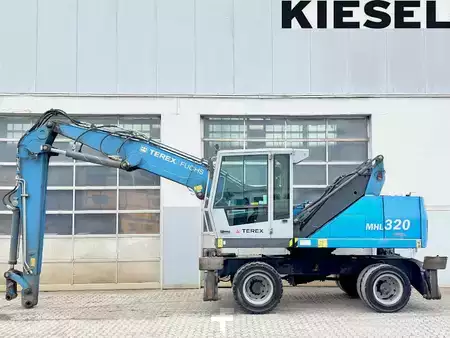 Překládací bagry  2016 Fuchs MHL320 D (1)