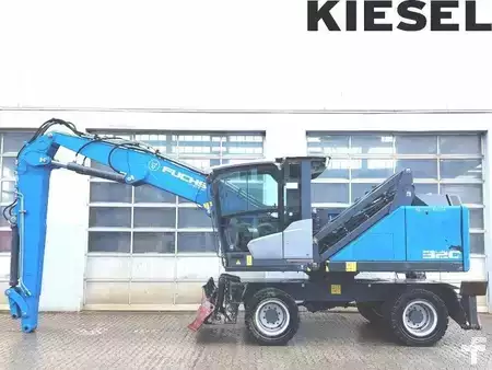 Překládací bagry  2017 Fuchs MHL320 F (1)