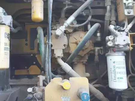 Escavatori cingolati 2016 Caterpillar 352F (8)