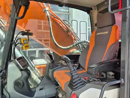 Escavatori cingolati 2019 Doosan DX300LC-5 (15)