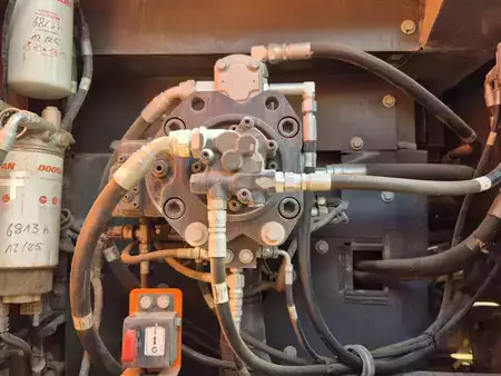 Escavatori cingolati 2019 Doosan DX300LC-5 (9)