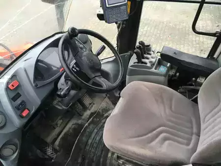 Wheel Loaders 2017 Hitachi ZW180-6 (8)