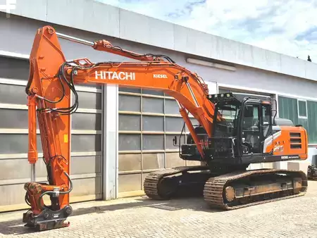 Hydraulic Excavators 2022 Hitachi ZX250LCN-7 (2)