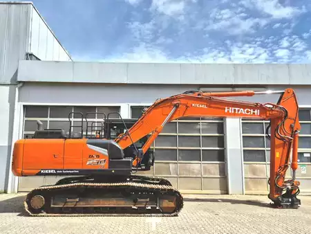 Hydraulic Excavators 2022 Hitachi ZX250LCN-7 (5)