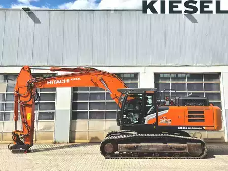 Hydraulic Excavators 2022 Hitachi ZX350LCN-7 (1)