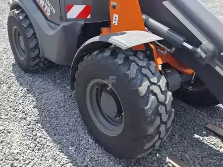 Kompaktlader 2023 Hitachi ZW75-6 (6)