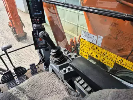 Escavadora de rastos 2022 Hitachi ZX250LCN-7 (16)