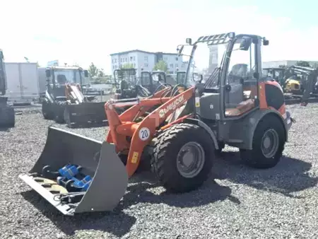 Kolové nakladače 2025 Atlas AR400 (2)