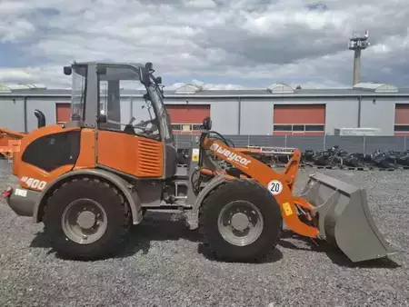 Kolové nakladače 2025 Atlas AR400 (5)
