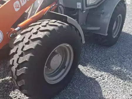 Kolové nakladače 2025 Atlas AR400 (8)