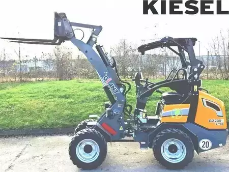 Compact Loaders 2023 Giant G2200E X-TRA Elektro (1)