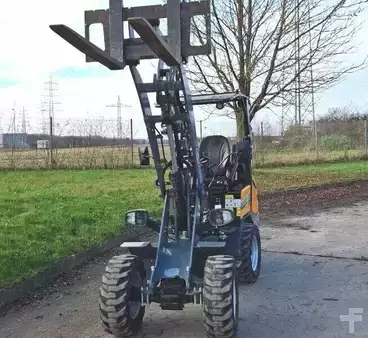 Compact Loaders 2023 Giant G2200E X-TRA Elektro (2)