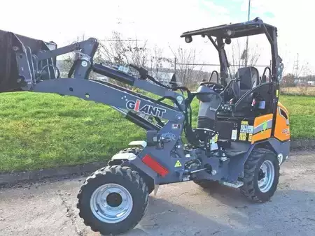Compact Loaders 2023 Giant G2200E X-TRA Elektro (3)