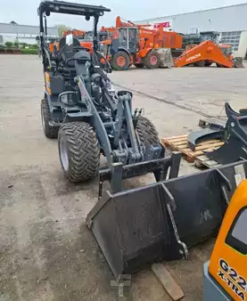 Compact Loaders 2023 Giant G2700E X-Tra (4)