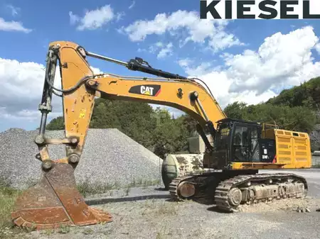Hydraulic Excavators 2017 Caterpillar 374FL (1)