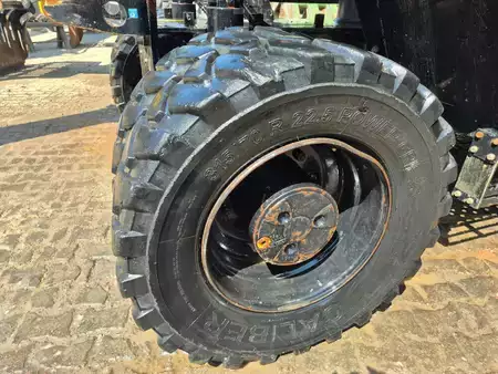 Escavadora de rodas 2023 Hitachi ZX175W-7 (12)