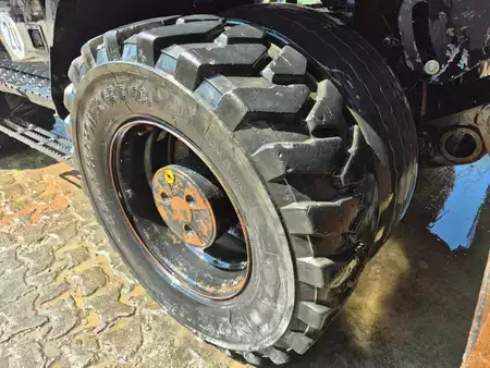 Escavadora de rodas 2023 Hitachi ZX175W-7 (13)